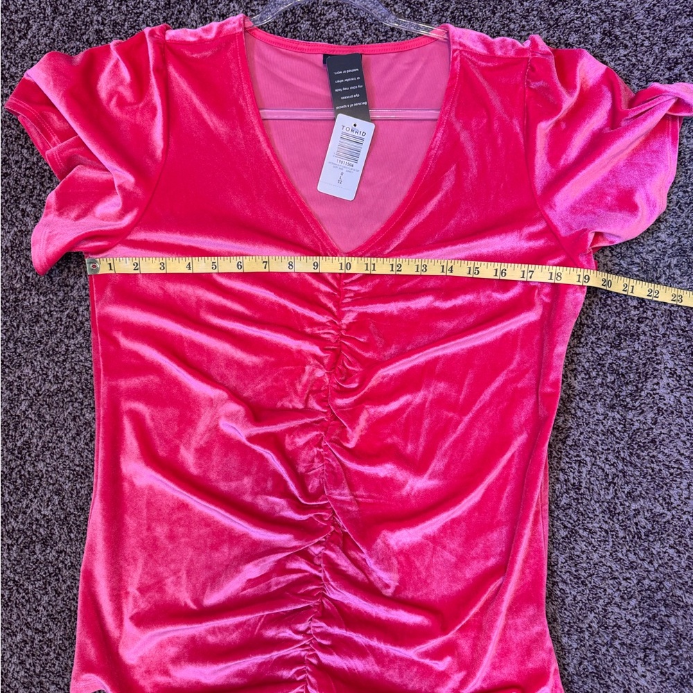 Torrid Hot Pink Velvet Ruched Short Sleeved Top, Size 0 (L/12) V Neck - Picture 7 of 10